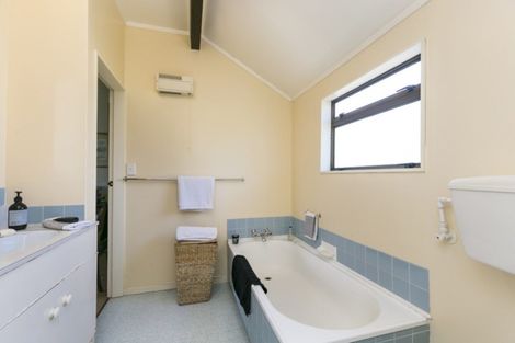 Photo of property in 290a Karori Road, Karori, Wellington, 6012