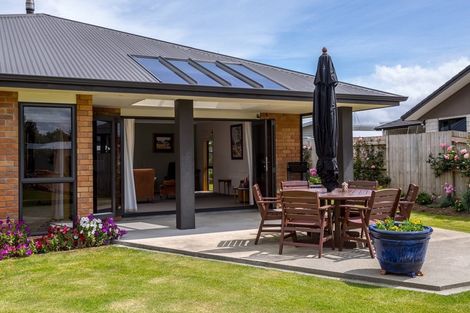 Photo of property in 17 Ruahine Street, Dannevirke, 4930