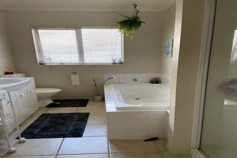 Photo of property in 12 Liffey Drive, East Tamaki, Auckland, 2013