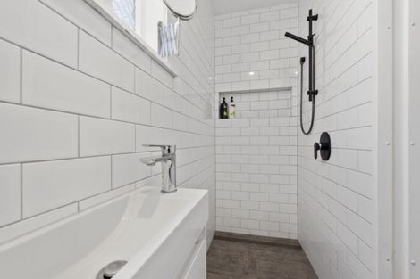 Photo of property in 113 Pinehaven Road, Pinehaven, Upper Hutt, 5019