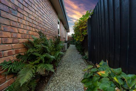 Photo of property in 11a Galway Avenue, Bryndwr, Christchurch, 8052