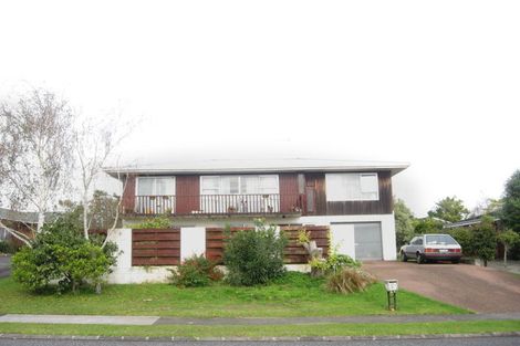 Photo of property in 19 Tupaki Place, Pakuranga Heights, Auckland, 2010
