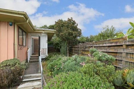 Photo of property in 565 Swanson Road, Ranui, Auckland, 0612