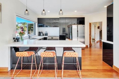 Photo of property in 16 Commodore Parry Road, Castor Bay, Auckland, 0620