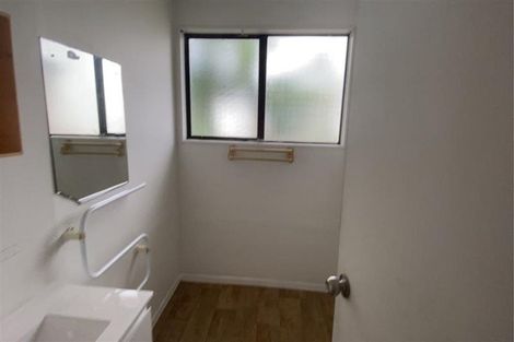 Photo of property in 19a Etherton Drive, Weymouth, Auckland, 2103