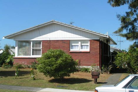 Photo of property in 2/38 Knightsbridge Drive, Forrest Hill, Auckland, 0620