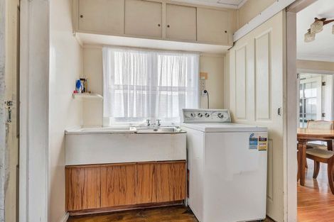 Photo of property in 10 Norman Street, Lower Vogeltown, New Plymouth, 4310