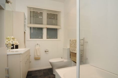 Photo of property in 132a Kelburn Parade, Kelburn, Wellington, 6012