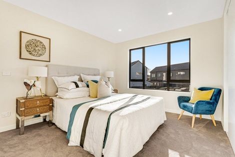 Photo of property in 13 Resnik Crescent, Kumeu, 0810