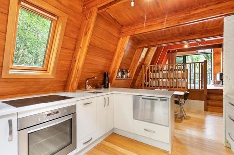 Photo of property in 36 Titirangi Beach Road, Titirangi, Auckland, 0604