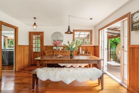 Photo of property in 82 Pinehaven Road, Pinehaven, Upper Hutt, 5019