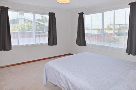 Photo of property in 21 Seabury Avenue, Foxton Beach, Foxton, 4815