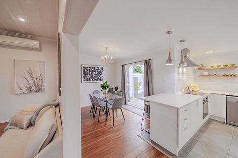 Photo of property in 40 Middle Road, Havelock North, 4130