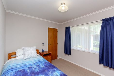 Photo of property in 18 Veale Road, Frankleigh Park, New Plymouth, 4310