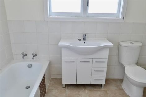 Photo of property in 20 Hillcrest Grove, Hillpark, Auckland, 2102