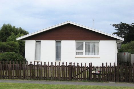 Photo of property in 2/47 Kuaka Crescent, Bromley, Christchurch, 8062