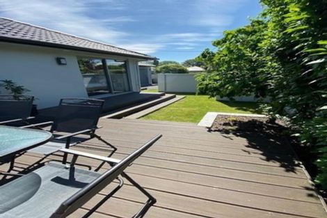 Photo of property in 2/32a Gleneagles Terrace, Ilam, Christchurch, 8053