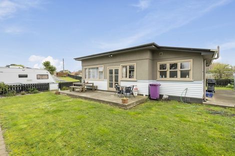 Photo of property in 36 Avenue Road, Foxton, 4814