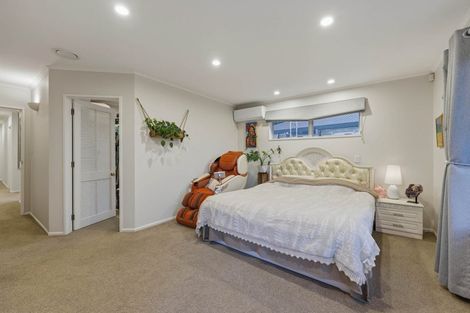Photo of property in 22 Windfall Grove, Greenhithe, Auckland, 0632