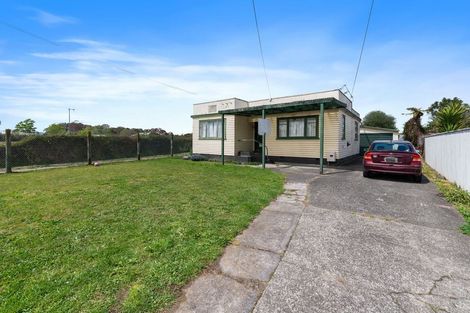 Photo of property in 51 Kawaha Point Road, Fairy Springs, Rotorua, 3015