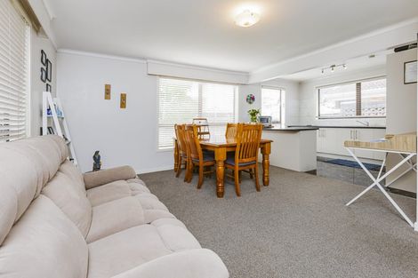 Photo of property in 2/5 Norfolk Place, Papatoetoe, Auckland, 2025