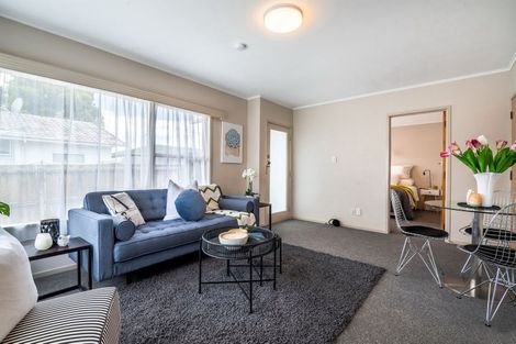 Photo of property in 6/43 Shakespeare Road, Milford, Auckland, 0620