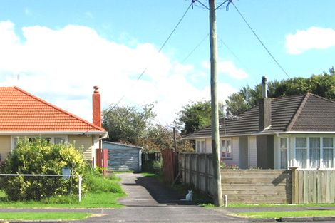 Photo of property in 45 Beach Road, Te Atatu Peninsula, Auckland, 0610