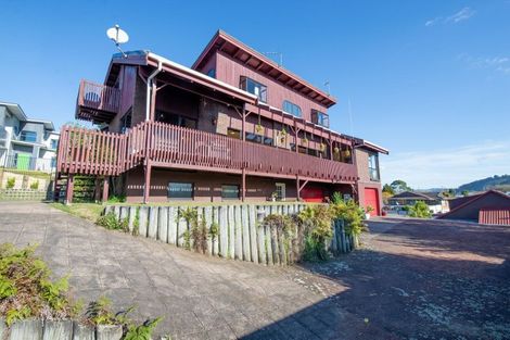Photo of property in 5 Aries Place, Kawaha Point, Rotorua, 3010