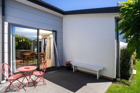 Photo of property in 1 Bargrove Close, Halswell, Christchurch, 8025