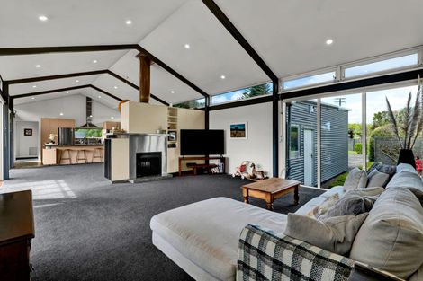 Photo of property in 129 Richmond Road, Brixton, New Plymouth, 4373