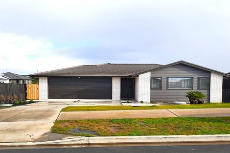 Photo of property in 5 Omahuru Road, Glenbrook, 2681