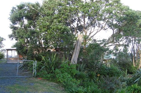 Photo of property in 9 Penguin Street, Leigh, 0985