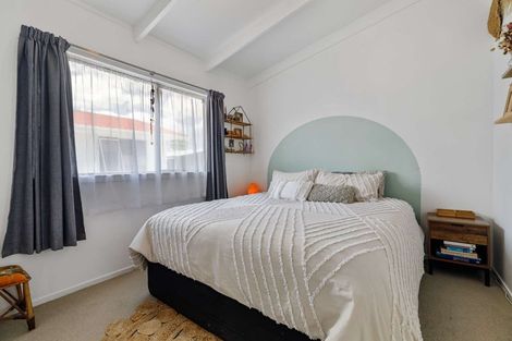 Photo of property in 16 Te Moau Avenue, Parakai, 0830