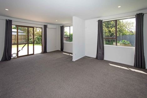 Photo of property in 9 Momorangi Crescent, Redwood, Christchurch, 8051