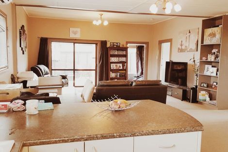 Photo of property in 28 Harrisville Road, Tuakau, 2121