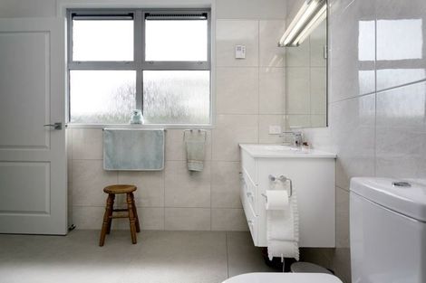 Photo of property in 30 Pukenamu Road, Rainbow Point, Taupo, 3330