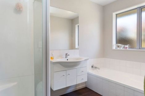 Photo of property in 43 Shortland Street, Wainoni, Christchurch, 8061