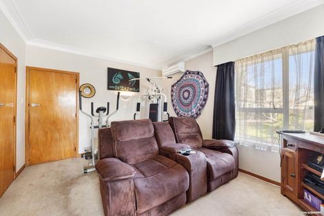 Photo of property in 32 Oakland Avenue, Papatoetoe, Auckland, 2025