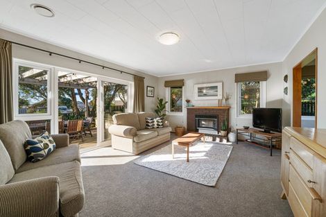 Photo of property in 1 Ash Grove, Ranui, Porirua, 5024