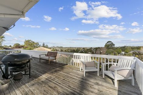 Photo of property in 19 Laurina Road, Sunnynook, Auckland, 0620