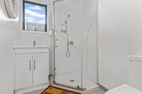 Photo of property in 1/5 Colleen Norma Place, Half Moon Bay, Auckland, 2012