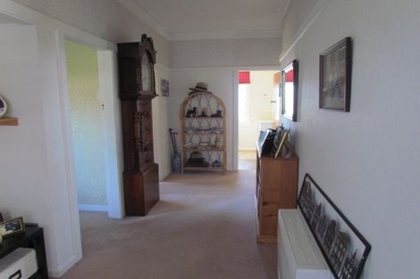 Photo of property in 42 Mary Street, Winton, 9720