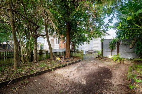 Photo of property in 1/21 Railway Street West, Papakura, 2110