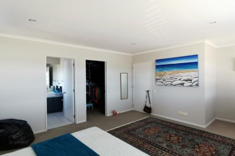 Photo of property in 21 Bellshill Close, Wattle Downs, Auckland, 2103
