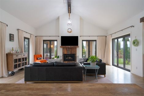 Photo of property in 18 Myra Evelyn Grove, Dairy Flat, Albany, 0792