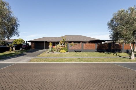 Photo of property in 30 Gibson Place, Papamoa Beach, Papamoa, 3118