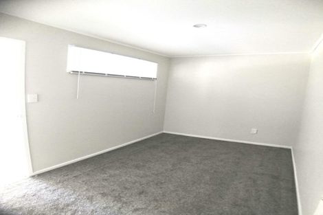 Photo of property in 14 Lavery Place, Sunnynook, Auckland, 0632