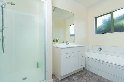 Photo of property in 10a Howden Street, Waiuku, 2123