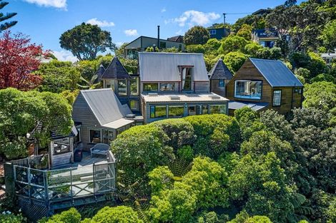 Photo of property in 8 Westhill Road, Point Howard, Lower Hutt, 5013