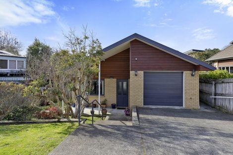 Photo of property in 9 Gloucester Street, Silverstream, Upper Hutt, 5019